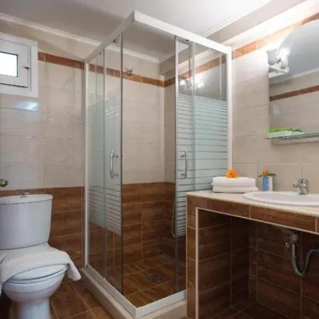 Апартаменты Georgia's Apartments, Corfu *