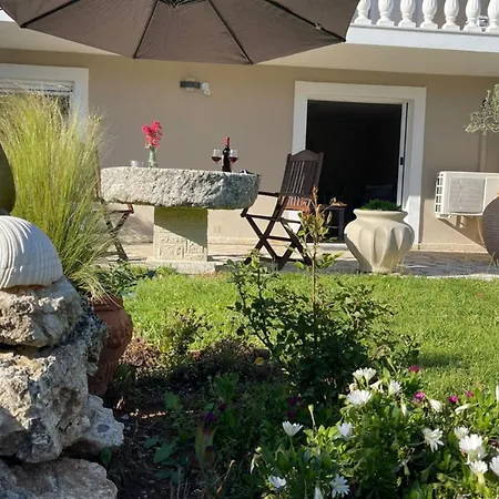 Апартаменты Georgia's Apartments, Corfu