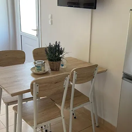 شقة Georgia's Apartments, Corfu *