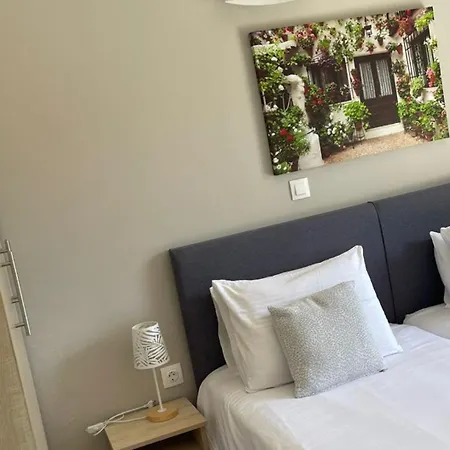 Georgia's Apartments, Corfu Ípszosz