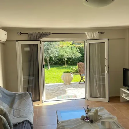 Georgia's Apartments, Corfu Ípszosz